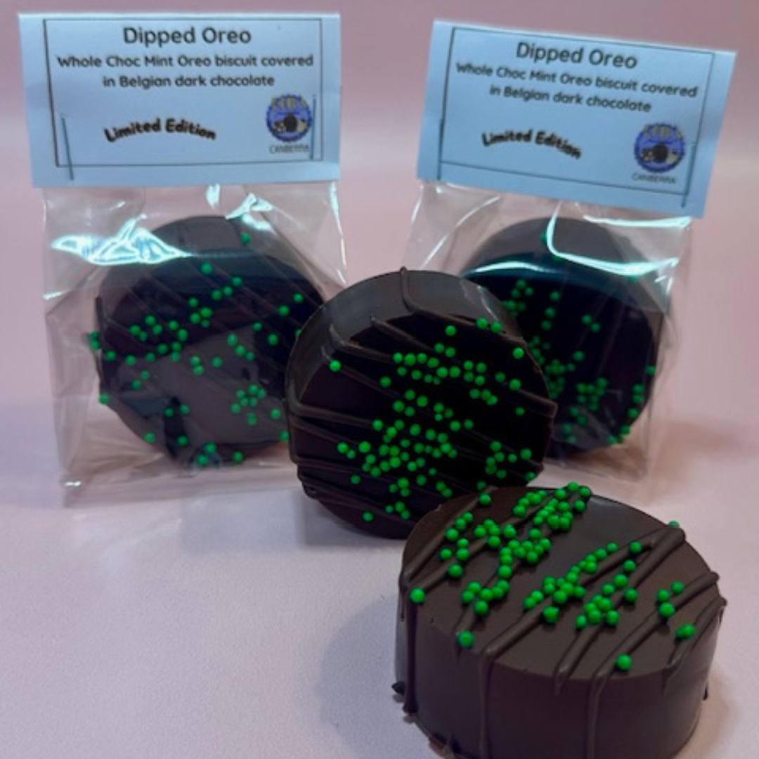 Choc Mint Oreo Dipped Biscuit