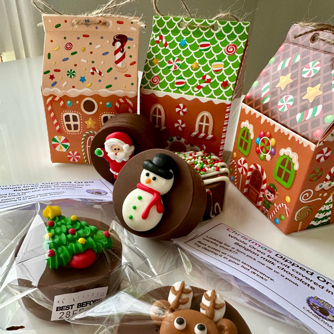 Christmas Dipped Oreo